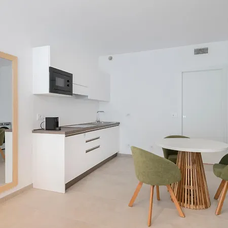 Relstay - De Angeli 4*