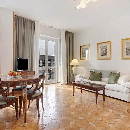 Apartment Casa Mari Milan