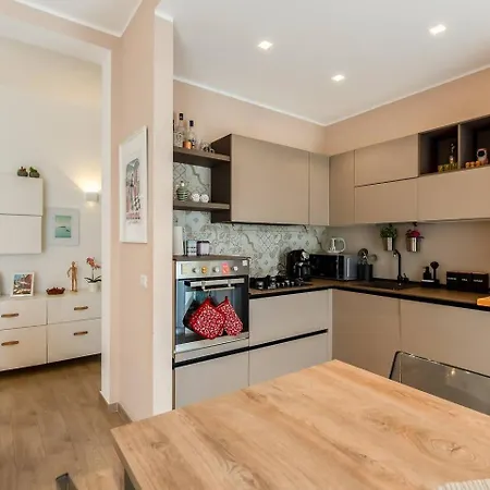 Attico - 2min Metro - Elegante With Ac Milán