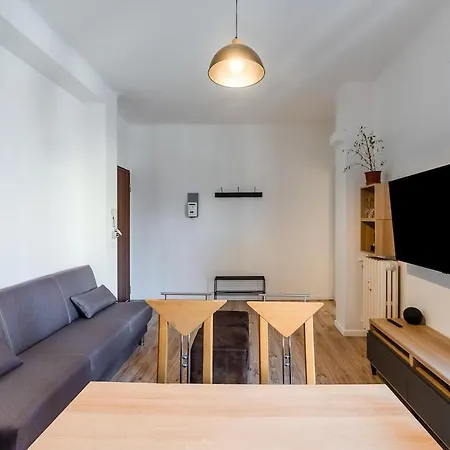 Spacious And Bright In Porta Vittoria Apartment