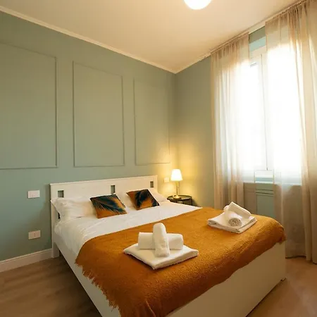 10min Duomo - Elegant And Luxurious Penthouse דירה מילאנו