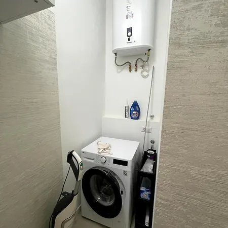 Mariposa Pta Venezia Via Menotti Mediolan