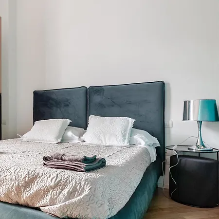 公寓 Penthouse 5 Min From Duomo Di *