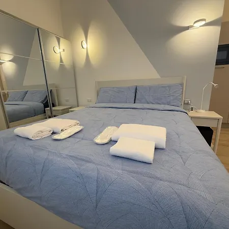 Apartment Mariposa Pta Venezia Via Menotti *
