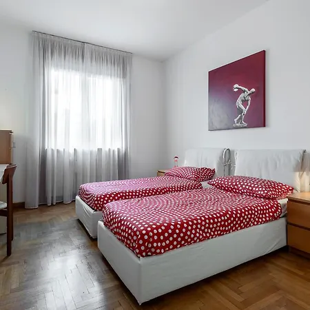 Apartment Stayeasy Melloni - 3 Rooms, 2 Baths - Center Milan