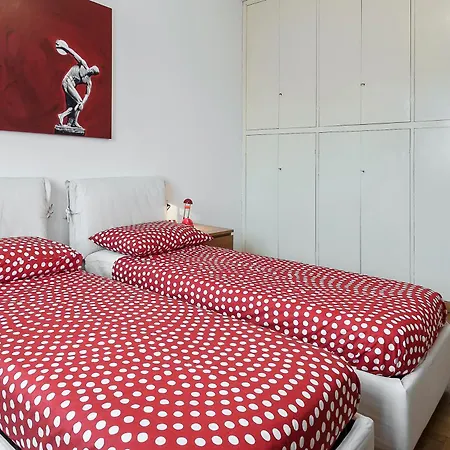 Stayeasy Melloni - 3 Rooms, 2 Baths - Center
