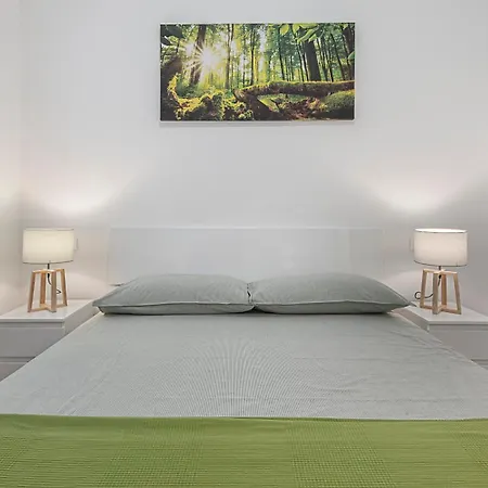 Stayeasy Melloni - 3 Rooms, 2 Baths - Center *