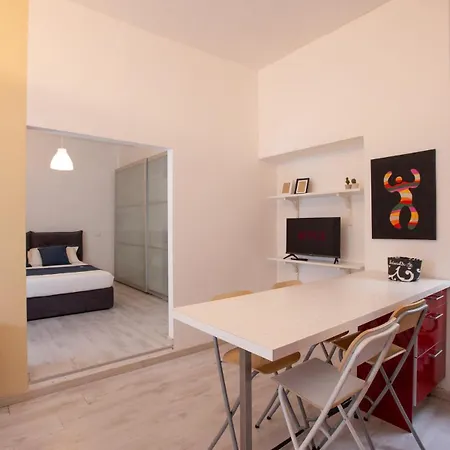 Elegant Little - Center - M4 Station Appartement
