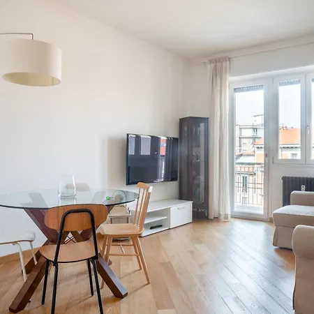 Apartment Elegante Bilocale In Zona Tortona Milan