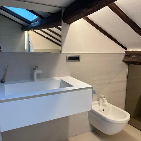 The Savona Design Attic Lejlighed *