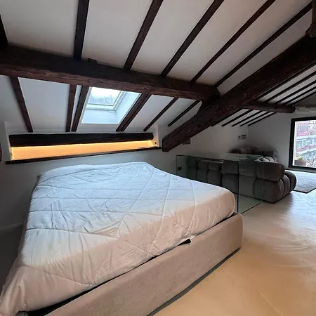 The Savona Design Attic Apartamento
