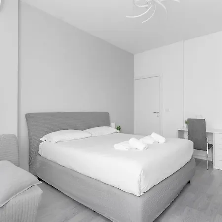 Apartamento Comodo E Confortevole-sesto Piano Con Vista