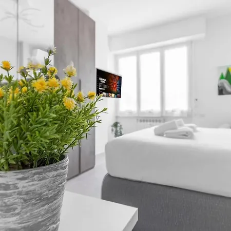 Comodo E Confortevole-sesto Piano Con Vista شقة ميلان