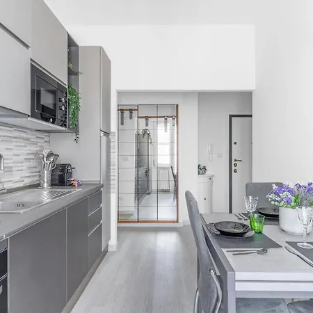 Apartamento Comodo E Confortevole-sesto Piano Con Vista *