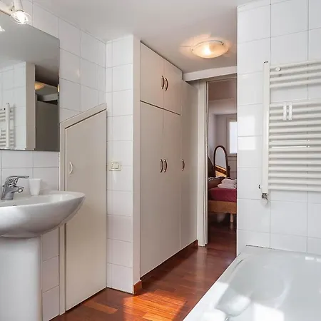 Station 10 Min Private Terrace Skyview 6 Pax 아파트