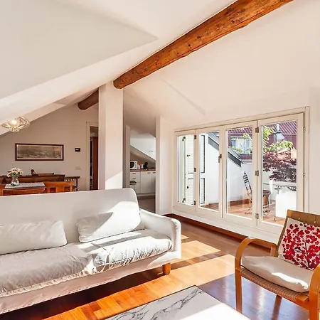 Station 10 Min Private Terrace Skyview 6 Pax 아파트