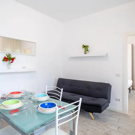 Daire Duomo 15' - 5' From Station With Wifi And A-c