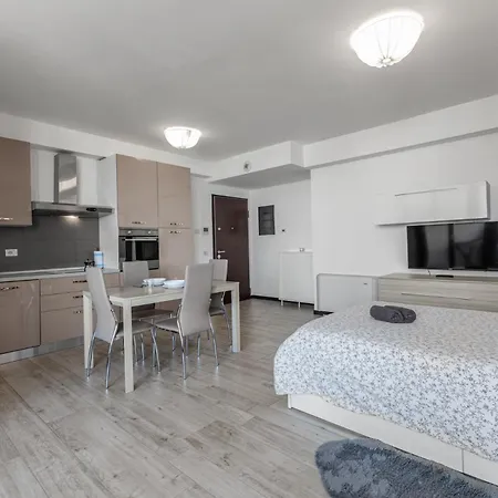 Monolocale Con Balcone Self Check In Sempione *