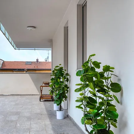 Just Urban - Moderno Bilocale Con Terrazza Di 90mq - M4 Tolstoj