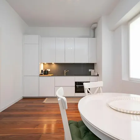 Modern Two-room In Corso Buenos Aires Milano