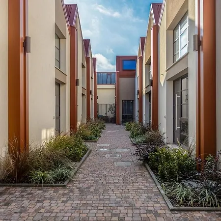 Luminoso Loft - M5 Cagranda - Free Wi -fi * 밀라노