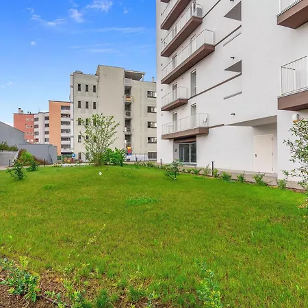 アパート Airy With Balcony & Garage By Ndp Rent ミラノ