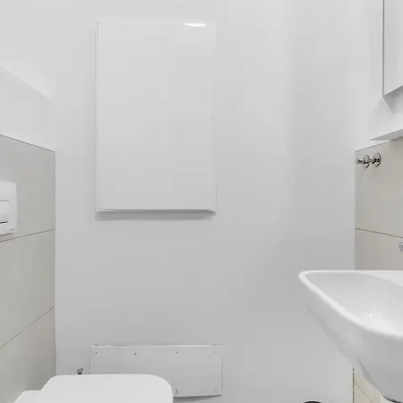 Airy With Balcony & Garage By Ndp Rent
