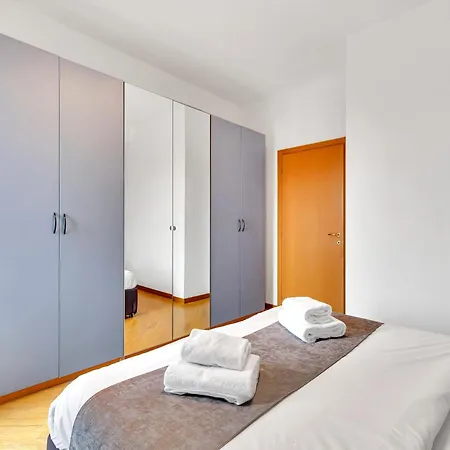 Апартаменты Youhosty - Washington 92 *