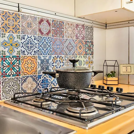 Youhosty - Washington 92 * Milano