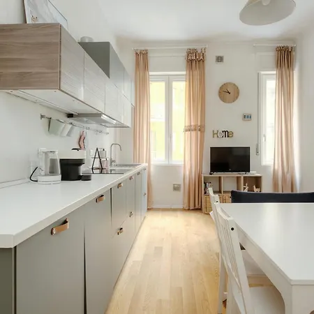 Domusmi Orombelli 16 Milan