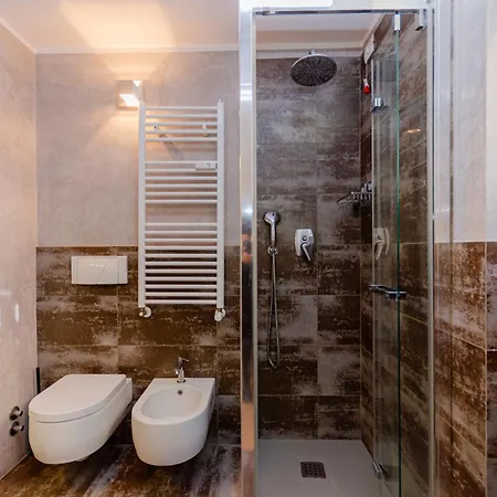 Luxury 3 Fiat, Ariberto Home, Tra Centro Storico Di E Navigli, Con Spaziosa Jacuzzi 아파트 *