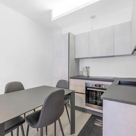 Bilocale Vicino Tram 2, Smart Tv E Internet Veloce Apartment *