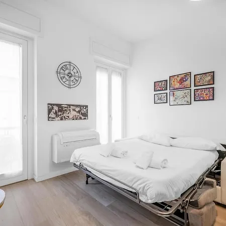 Apartment Bilocale Vicino Tram 2, Smart Tv E Internet Veloce Milan