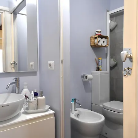 Open Space In Porta Venezia Apartment