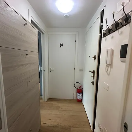 Metro Famagosta - Modern Free Wifi & Parking Lejlighed