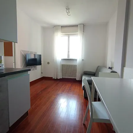 A Casa Di A * Mediolan