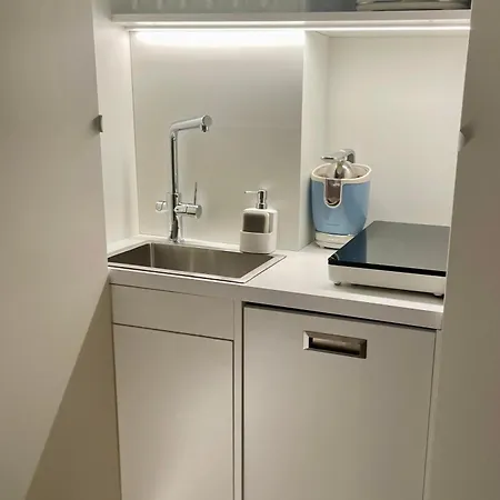 Younique Boutique Milano