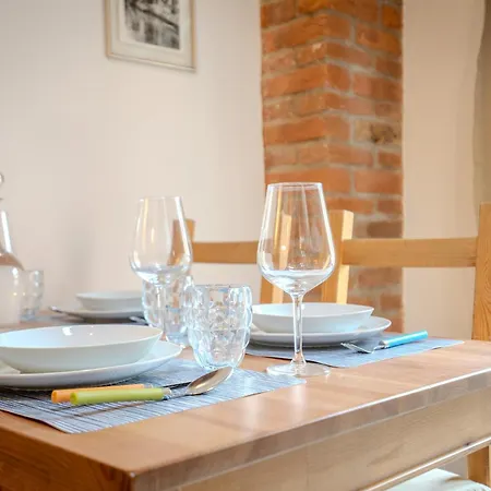 Guesthost - Casa Acqua&cielo Appartement Milan