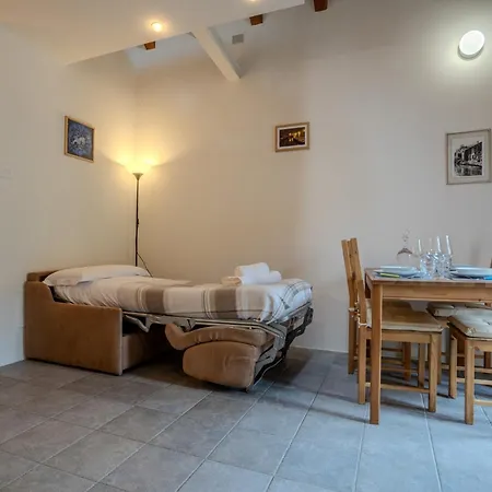 Apartment Caseospitali - Casa Acqua E Cielo, Nido Sul Naviglio Martesana Milan