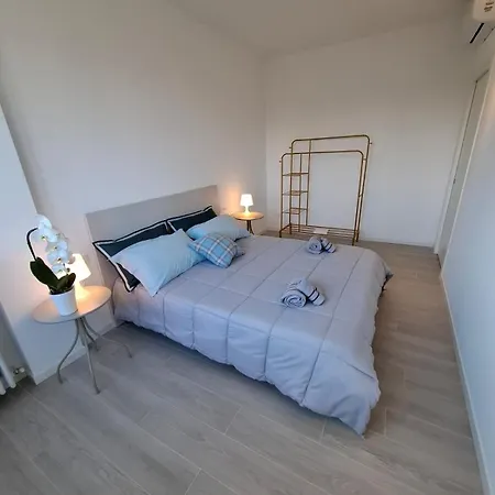 Apartment Raffinato Trilocale In Zona Centro Milan