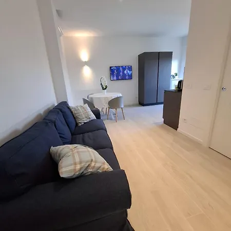 Raffinato Trilocale In Zona Centro ميلان