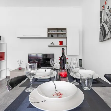 Luxury Dream - Duomo 10min Free Fast Wi-fi And Ac Train Station Porta Vittoria 290mt