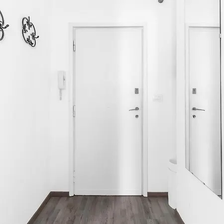 Luxury Dream - Duomo 10min Free Fast Wi-fi And Ac Train Station Porta Vittoria 290mt Apartamento *