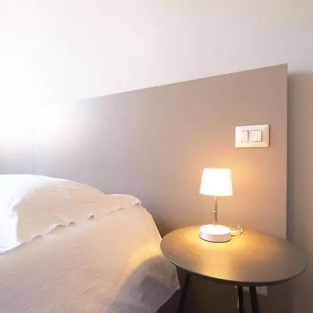 Mila Pinaroli * Milán