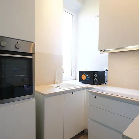 Mila Pinaroli * Mailand