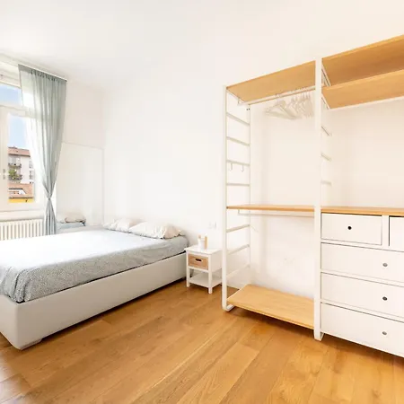 Isola - Bright 2-room With Balcony * Milán