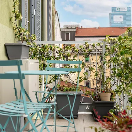 Isola - Bright 2-room With Balcony Daire *