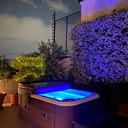 Rooftop Terrace - Elegante Attico Con Idromassaggio Appartamento Milano