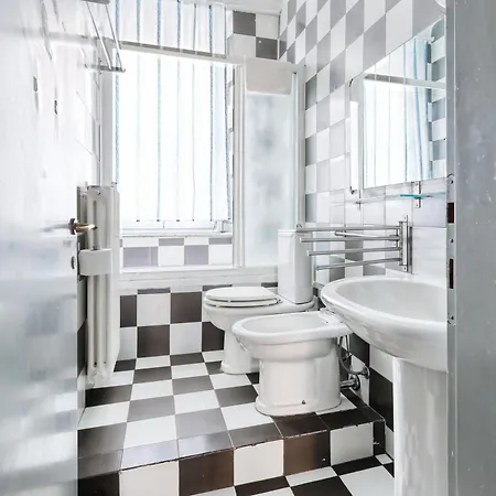 Farini 6 アパート