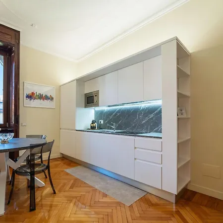 Casa Bella 16 - 8 Min To Metro, 15 Min To Lin Airport, Area דירה *